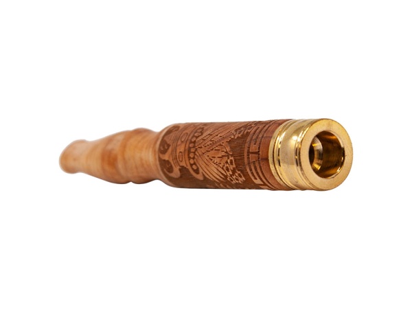 cannessentials_engraved_oak_wood_one_hitter_side
